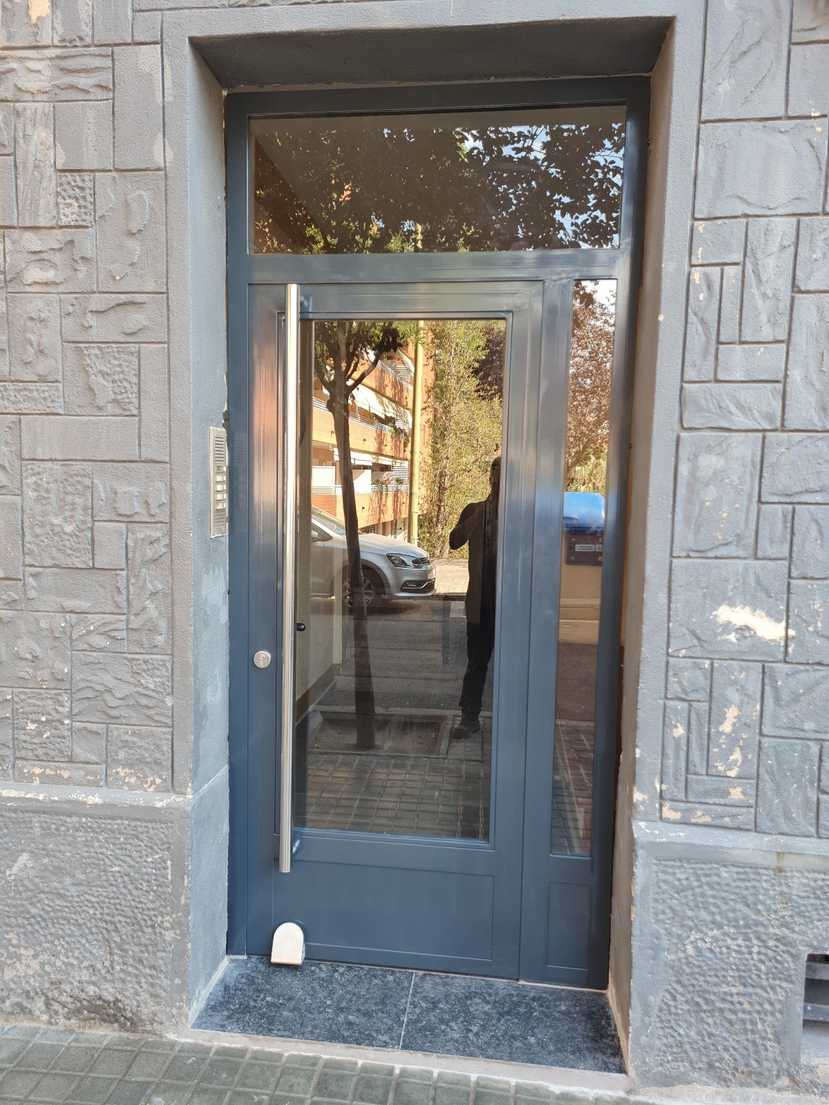 Puerta exterior edificio